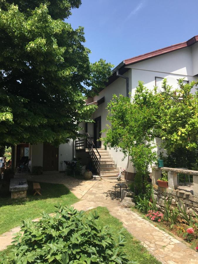 Two-Bedroom Countryside Apartment Marčana Extérieur photo